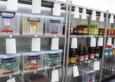 臨港園區(qū)配餐工廠 日供三千份員工餐，精準(zhǔn)破解企業(yè)后勤之憂